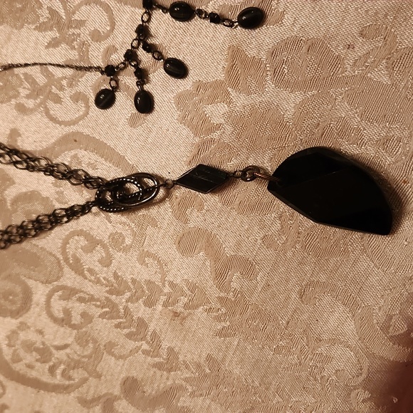 2 vintage black fashion necklaces - Picture 3 of 5
